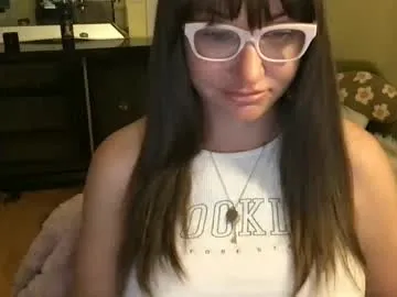 CassieGil – webcam model profile photo Image 8