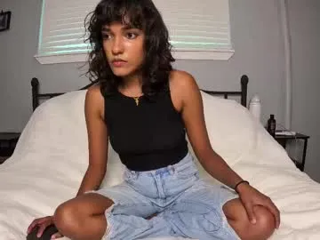 AuryPineda – webcam model profile photo Image 4