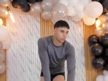 LauraFord – webcam model profile photo Image 13