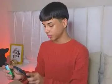 LunaKrismas – webcam model profile photo Image 11