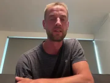 evee_s – webcam model profile photo Image 5