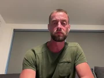 evee_s – webcam model profile photo Image 9