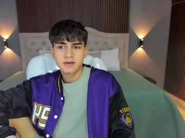 DenLina – webcam model profile photo Image 11