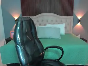 DenLina – webcam model profile photo Image 12