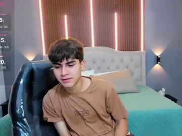 DenLina – webcam model profile photo Image 14