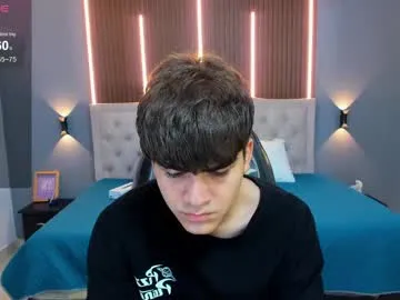 DenLina – webcam model profile photo Image 17