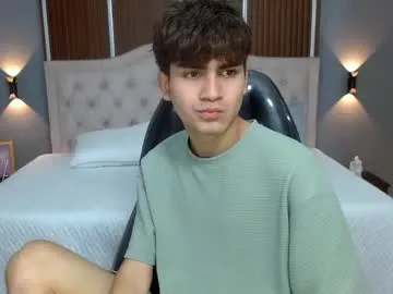 DenLina – webcam model profile photo Image 18