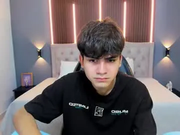 DenLina – webcam model profile photo Image 19