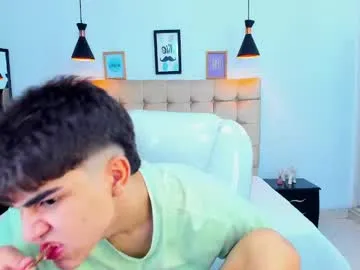 DenLina – webcam model profile photo Image 2