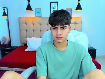 DenLina – webcam model profile photo Image 3