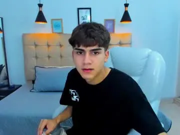 DenLina – webcam model profile photo Image 4