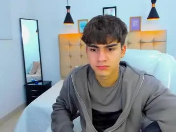 DenLina – webcam model profile photo Image 8