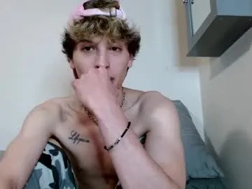 R0422 – webcam model profile photo Image 18