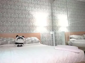 EmilyWeston – webcam model profile photo Image 9