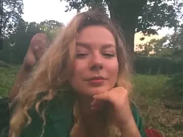 ArianaSole – webcam model profile photo Image 15