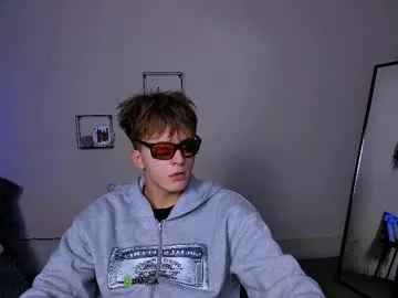 Donovan_Desmond – webcam model profile photo Image 8