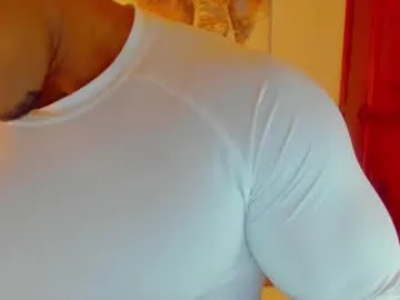 max04 – webcam model profile photo Image 5