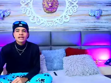 two_bags – webcam model profile photo Image 3