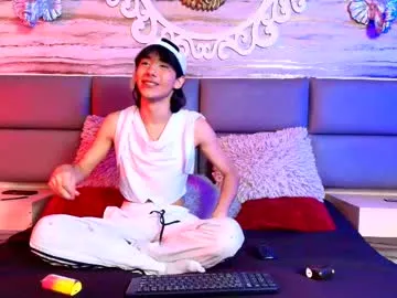 two_bags – webcam model profile photo Image 6