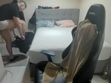 JuliaQuinn – webcam model profile photo Image 2