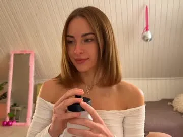 EmmilyCoopers18 – webcam model profile photo Image 10