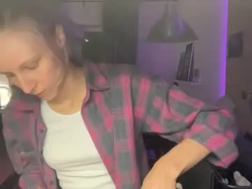 AmyBelmontt – webcam model profile photo Image 15