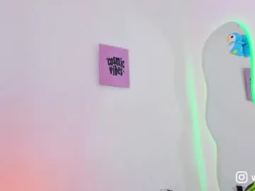 AmyBelmontt – webcam model profile photo Image 13