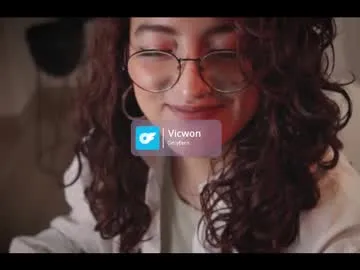 SkyLumen – webcam model profile photo Image 7