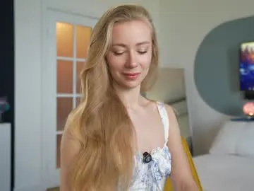 CassieGil – webcam model profile photo Image 2