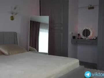 CassieGil – webcam model profile photo Image 4