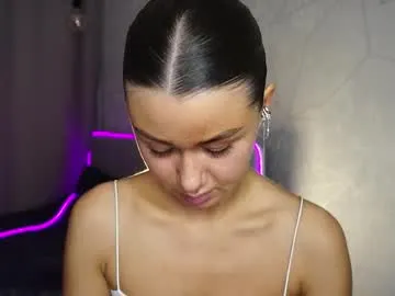 CassieGil – webcam model profile photo Image 8