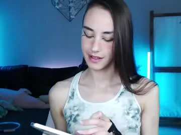 AlannaWeest – webcam model profile photo Image 17