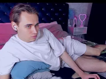 AirboyTy – webcam model profile photo Image 16