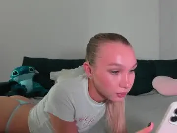 KarinaSanz – webcam model profile photo Image 4