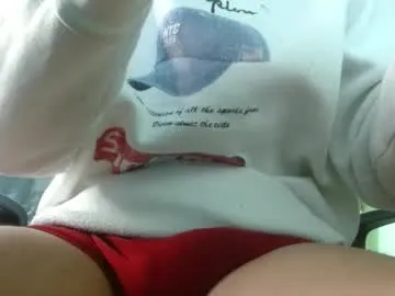 AlliNextDoor – webcam model profile photo Image 8