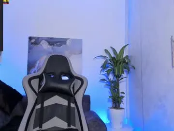 AnaTash – webcam model profile photo Image 8