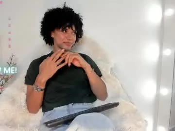 AmyBelmontt – webcam model profile photo Image 3