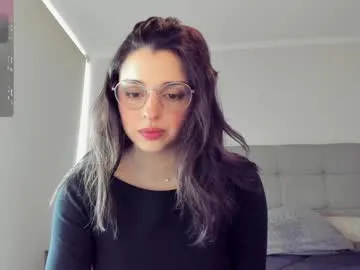 sarah_honey__ – webcam model profile photo Image 16