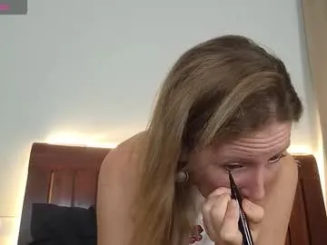 AmyBelmontt – webcam model profile photo Image 14