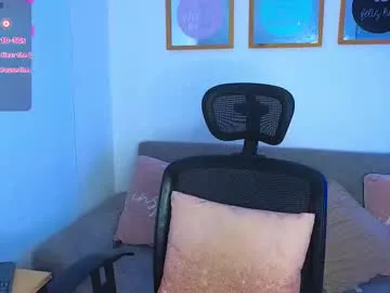 YaraDavis – webcam model profile photo Image 13