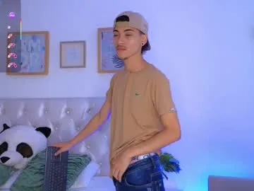 YaraDavis – webcam model profile photo Image 2