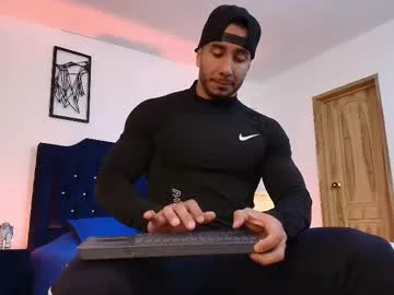 Juhone – webcam model profile photo Image 6