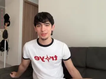 YaraDavis – webcam model profile photo Image 16