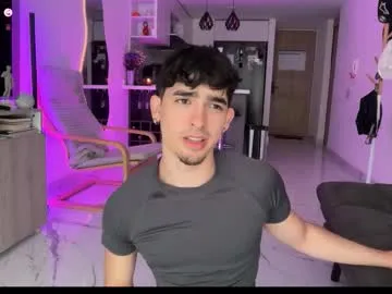 YaraDavis – webcam model profile photo Image 2