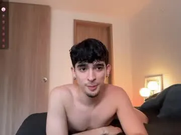 YaraDavis – webcam model profile photo Image 4