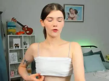 CassieGil – webcam model profile photo Image 2