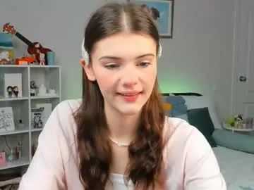 CassieGil – webcam model profile photo Image 4