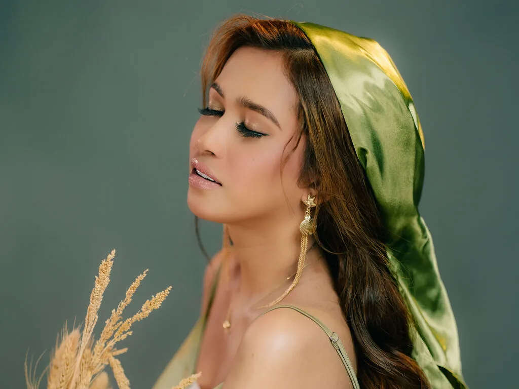 Agirlfrommars – webcam model profile photo