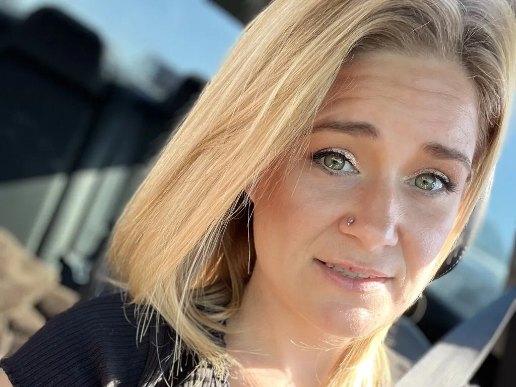 Renegadebarbie – webcam model profile photo