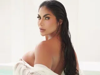 LunaKrismas – webcam model profile photo Image 3